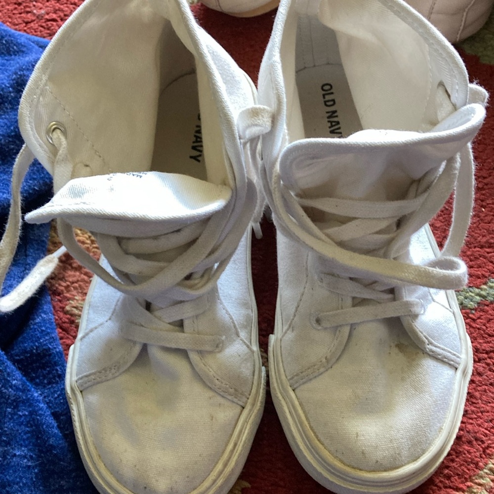 Old Navy Canvas sneakers